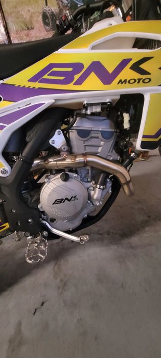 Cross 250cc 4 timpi de la BNK moto pe injectie