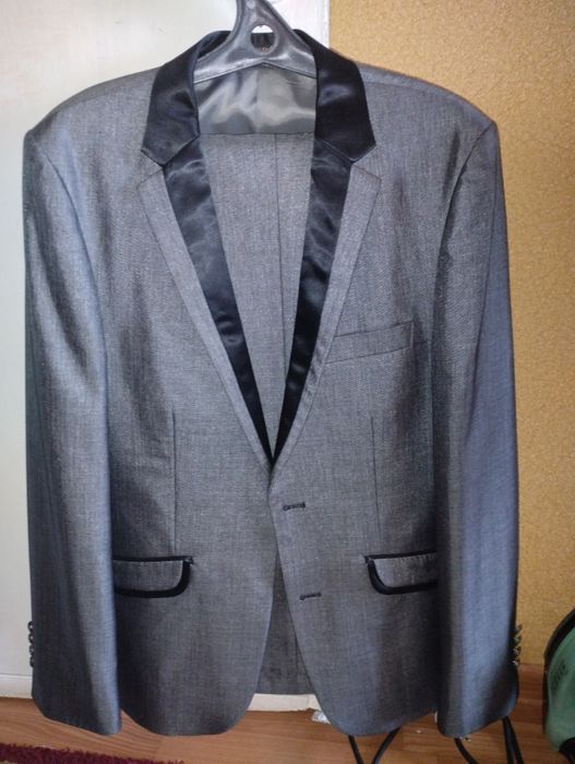 Продам костюм мужской