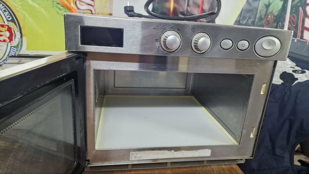 Микровълнова фурна професионална