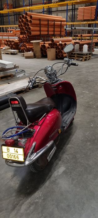 Vând scuter retro impecabil,primul propietar de nou