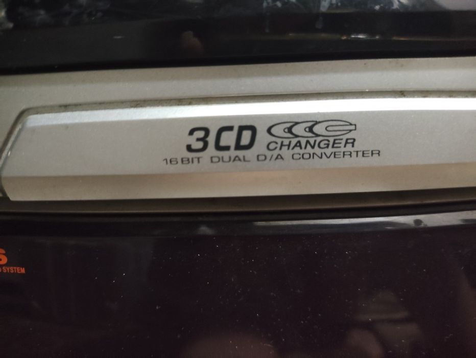 срочно продам музыкальный центр