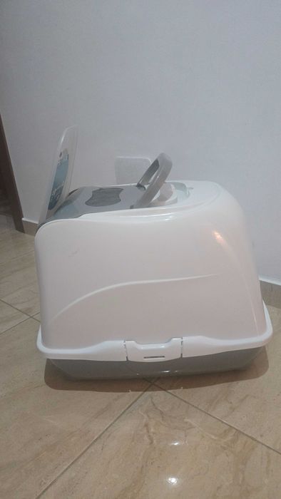 Litiera pisica cu capac si filtru de carbon - Noua