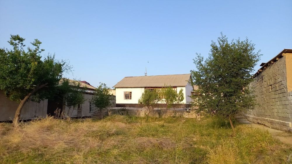 12 sotixli hovli sotiladi