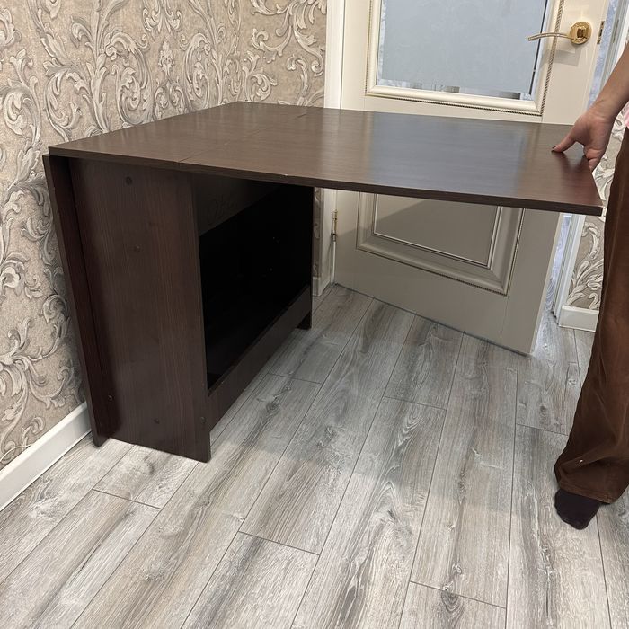 Продам стол книжку