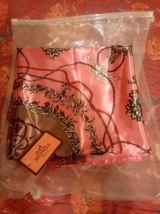 Женский платок Hermes.