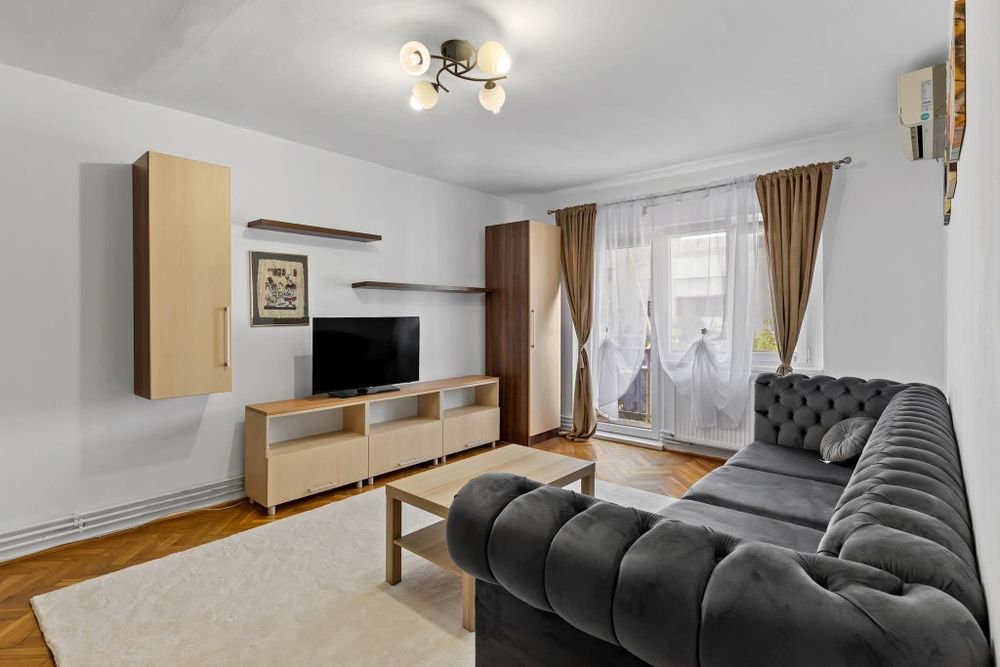 Vand apartament  3 camere 2 bai zona UTA