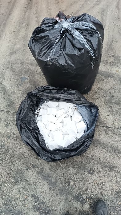 Vând POLISTIREN la sac de 240 L