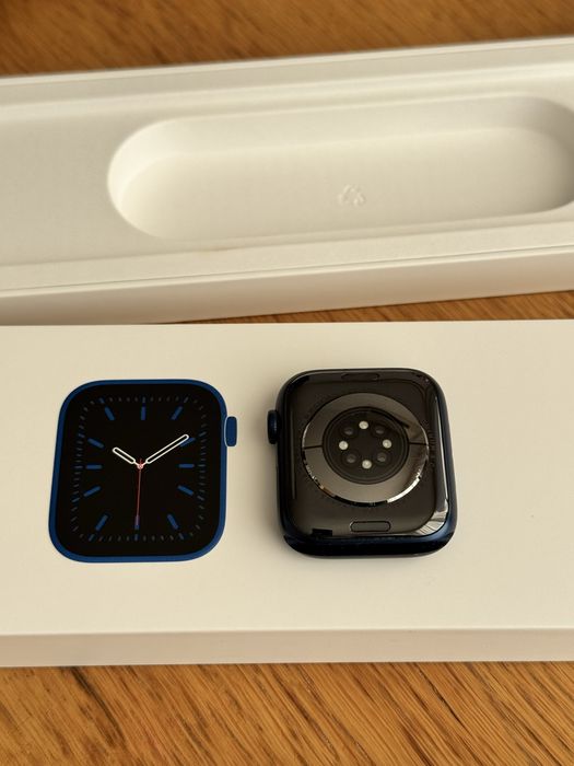 Apple Watch Series 6, Smart watch