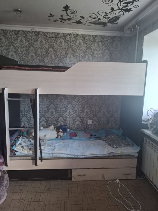 Срочно продаю двухяросную кровать