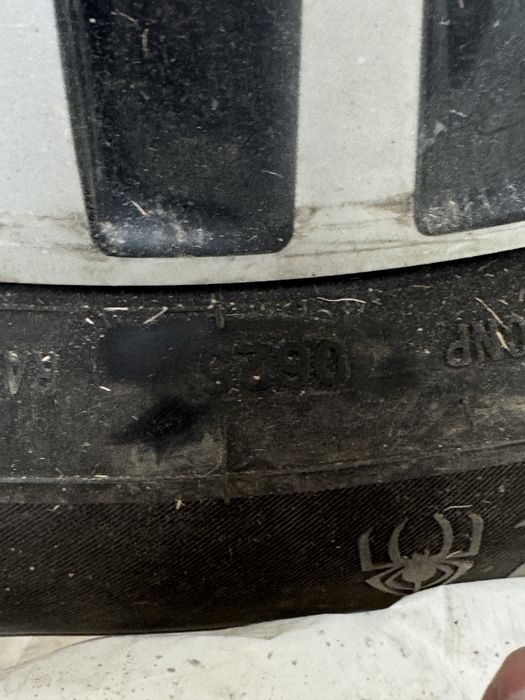 Титанка с шинами