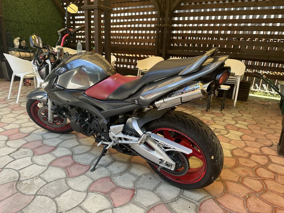 Suzuki GSR 600 Yoshimura