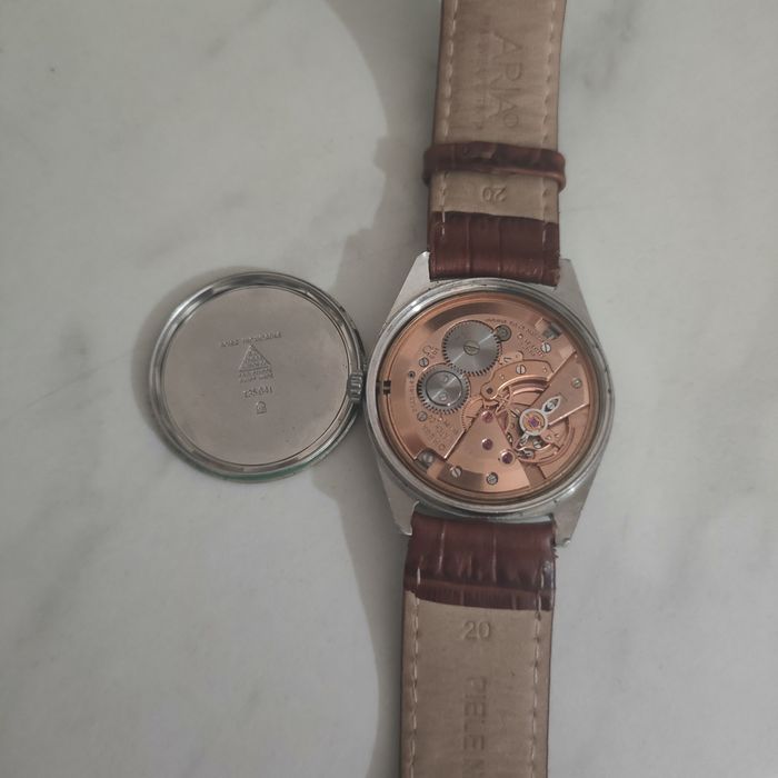 Vând ceas omega Geneva