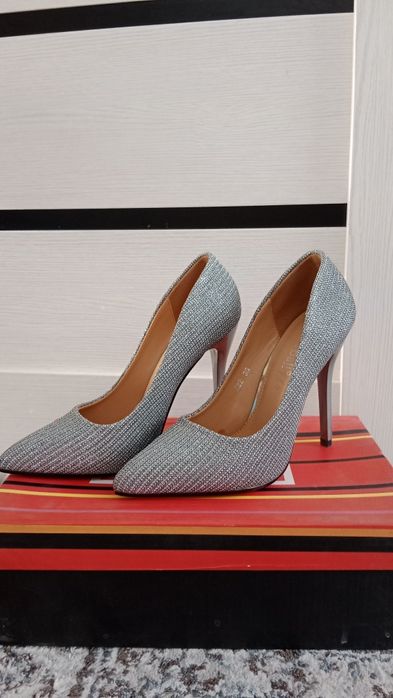 Туфли на той . 35 размер