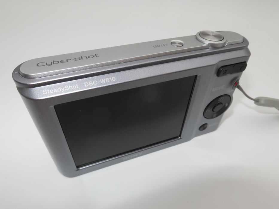 Sony Cyber-shot DSC W810 ултра компактен цифров фотоапарат, дигитална камера 20 MP, в отлично състояние, пълен комплект, работи перфектно