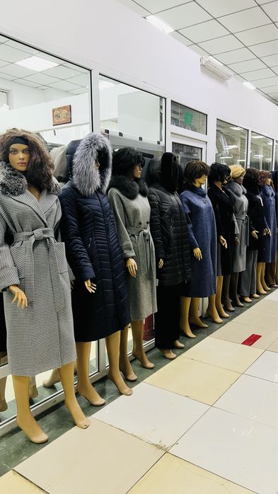 Манекены для женских бутиков