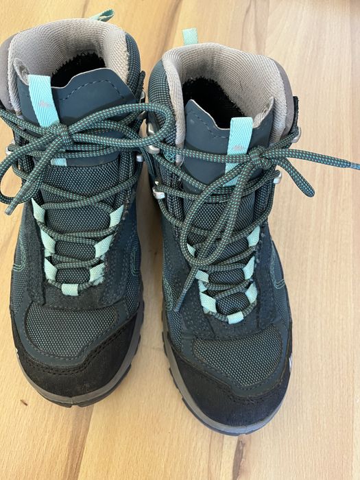 Туристически непромокаеми обувки