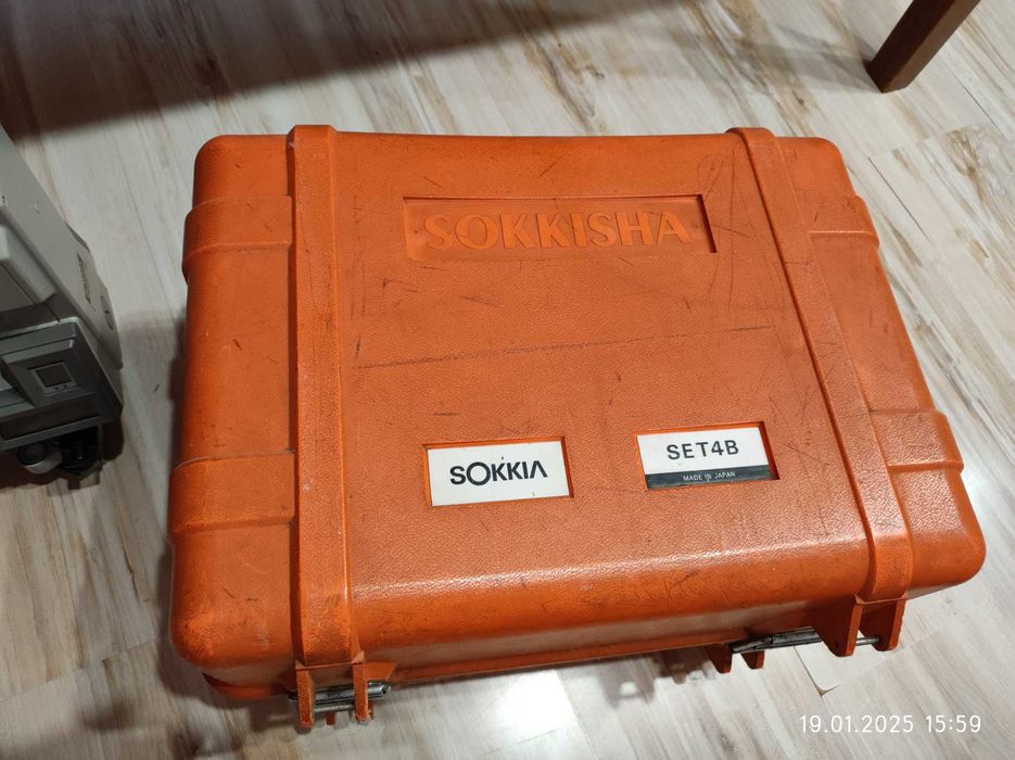 тахеометр японский. Sokkia set4b