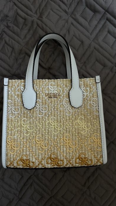 Чанта GUESS Silvana mini tote