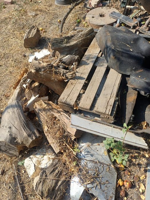 Дрова ,пеньки ,доски