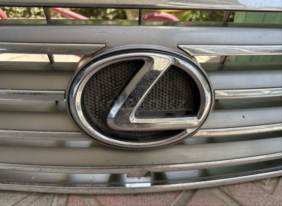 Решетка радитора на Lexus LX570