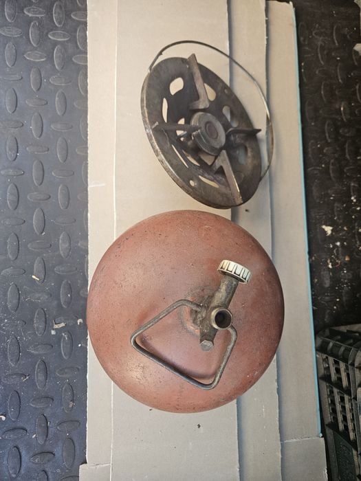 Продават се газова бутилка, котлон и редуцир вентил