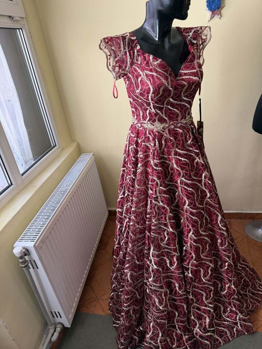 Рокля чисто нова