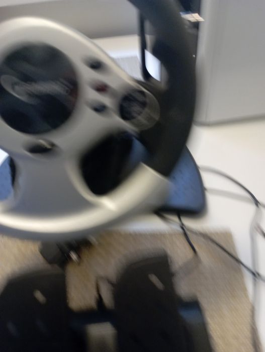 Волан и педали за игра на Playstation. 15€