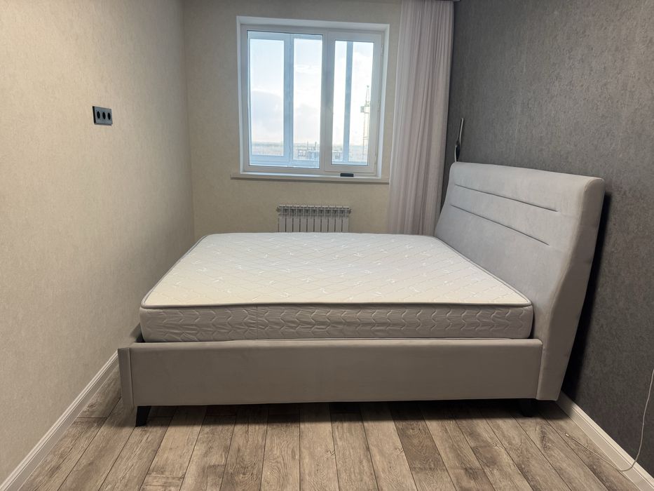 Двухспальная кровать