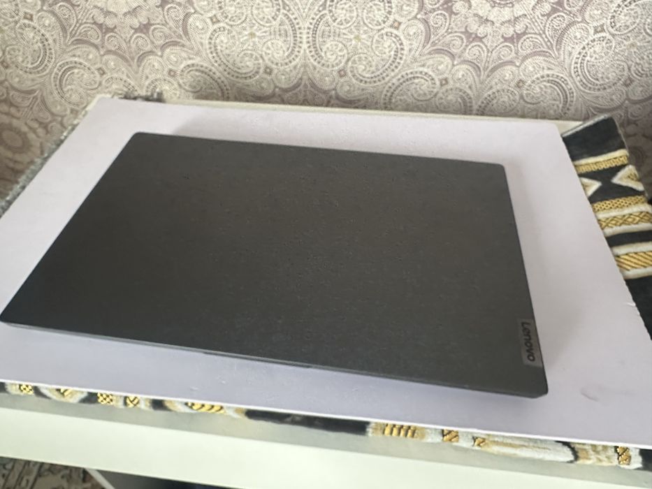 Продается ноутбук Lenova