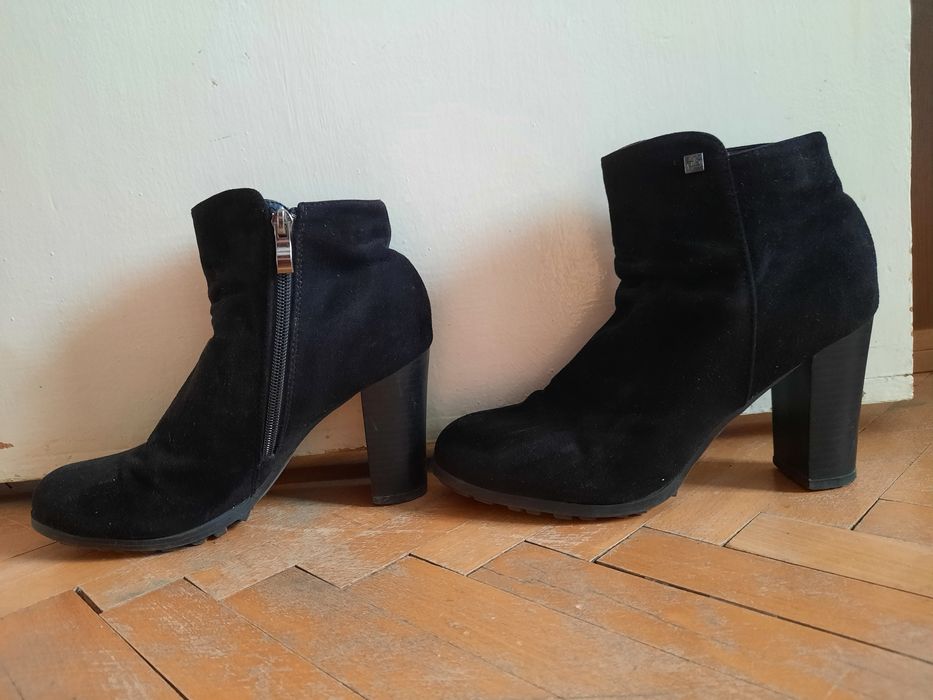 Велурени    боти