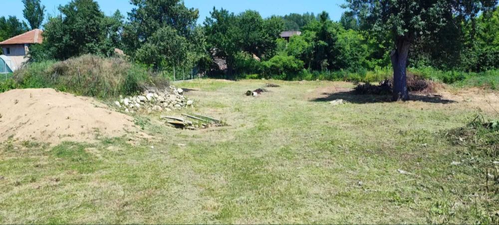 Парцел в село Първомайци