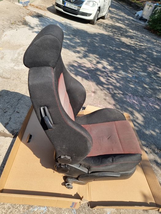 Дълбоко RECARO за двуврата