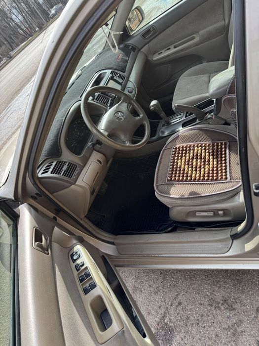 Актомобиль легковое автомобль