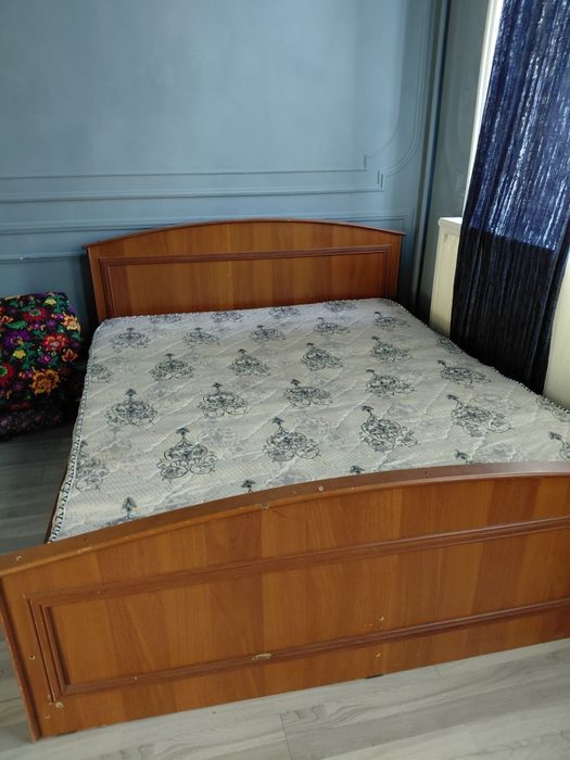 Продам кровать для спальни