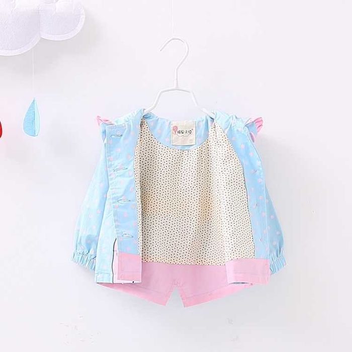 Курточка на девочку