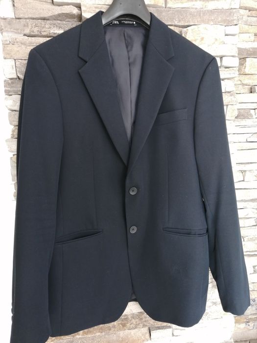 Продавам мъжки сака, цвят тъмно синьо, размер М