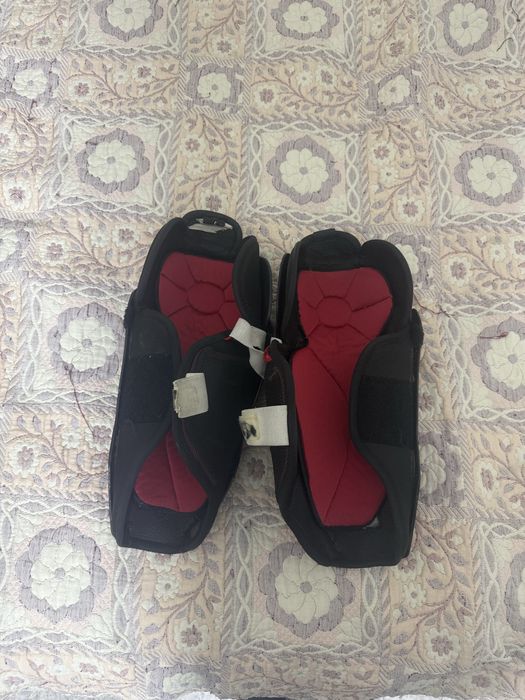 Продам щитки хоккейные