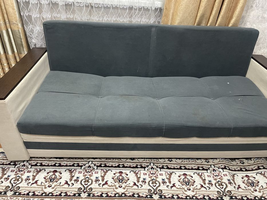 Продам диван б/у ……….