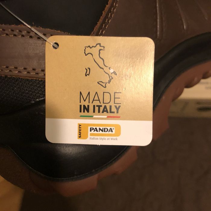 Продавам обувки работни Panda