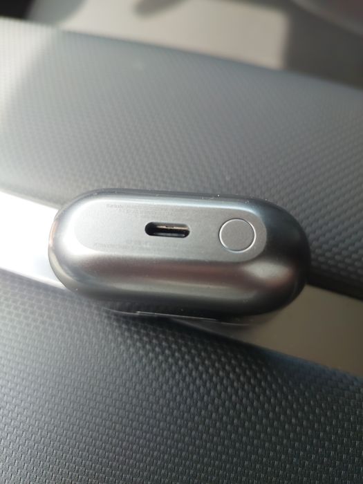 Продам наушники оригинал