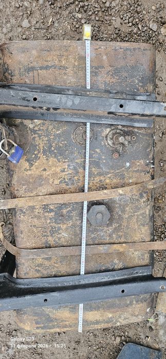 Продам топлевныи бак