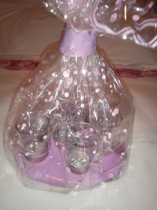 Продам красивые, подарочные стопки с рисунком, 8шт.