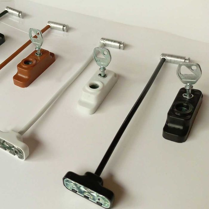 Блокирующий замок для окон  С тросом (детский ограничитель ) Акция!!