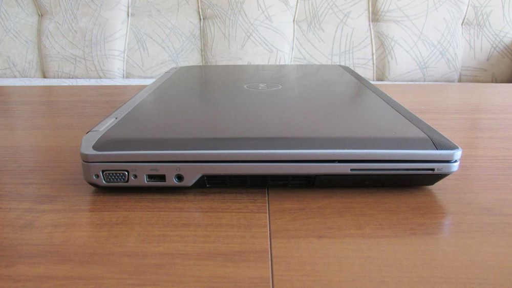 15.6 инча Dell с Intel i7,SSD,Full HD,подсветка