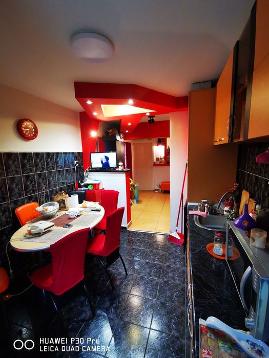 Apartament 4 camere etaj 1 Decomandat.Direct Proprietar