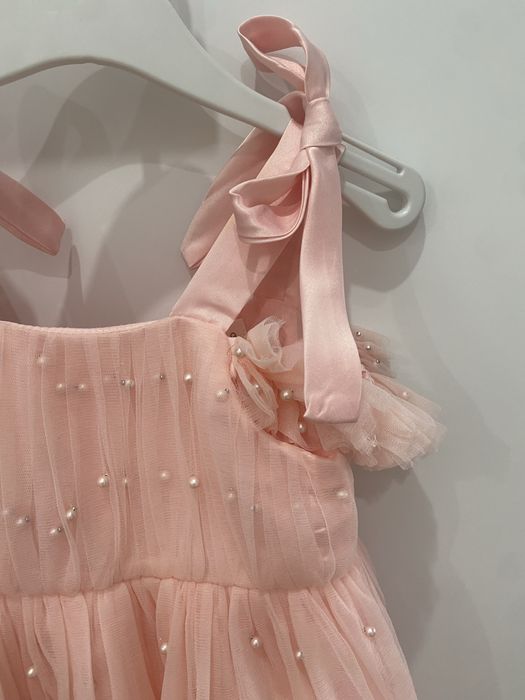 Розовое красивое платье