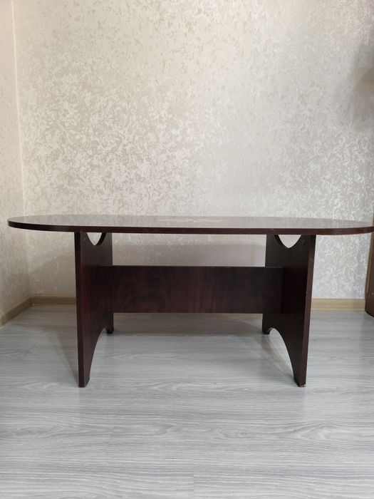 Продается стол дерево 120×60