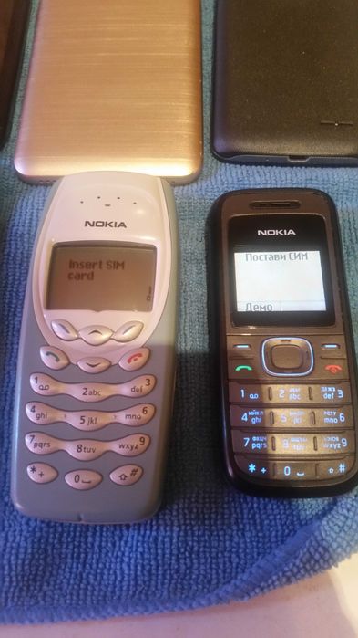 Продавам Телефони