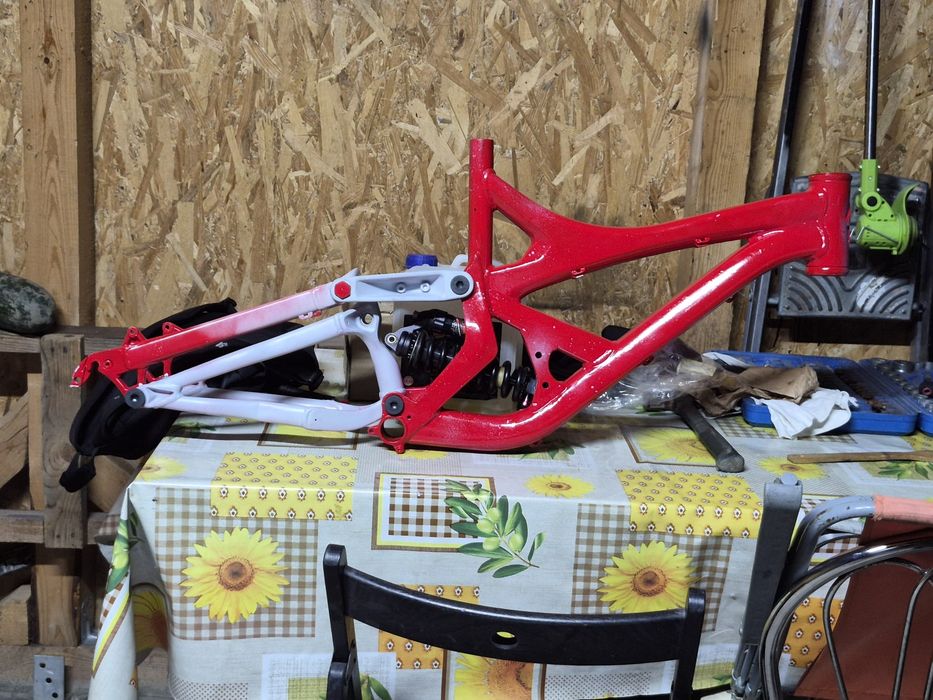 Vând/schimb cadru specialized demo 7