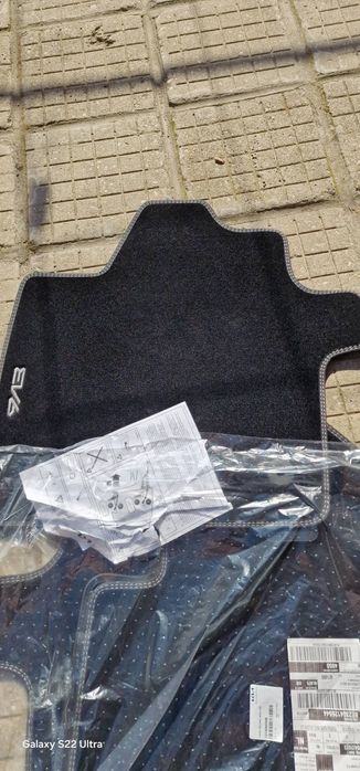 Kia EV6 оригинални мокетни стелки - Нови